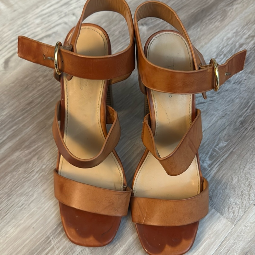 Beautiful brown heels